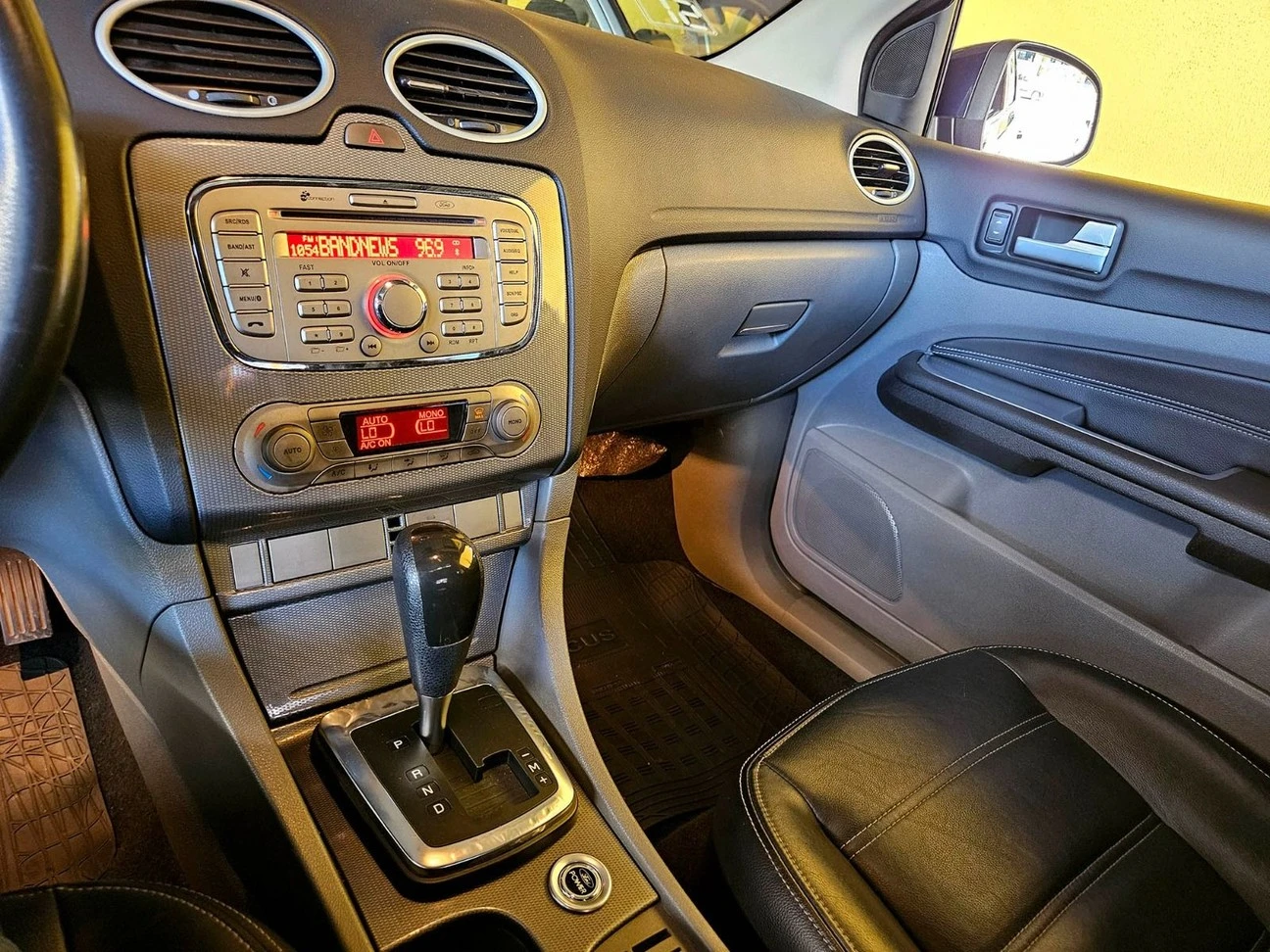 FORD FOCUS