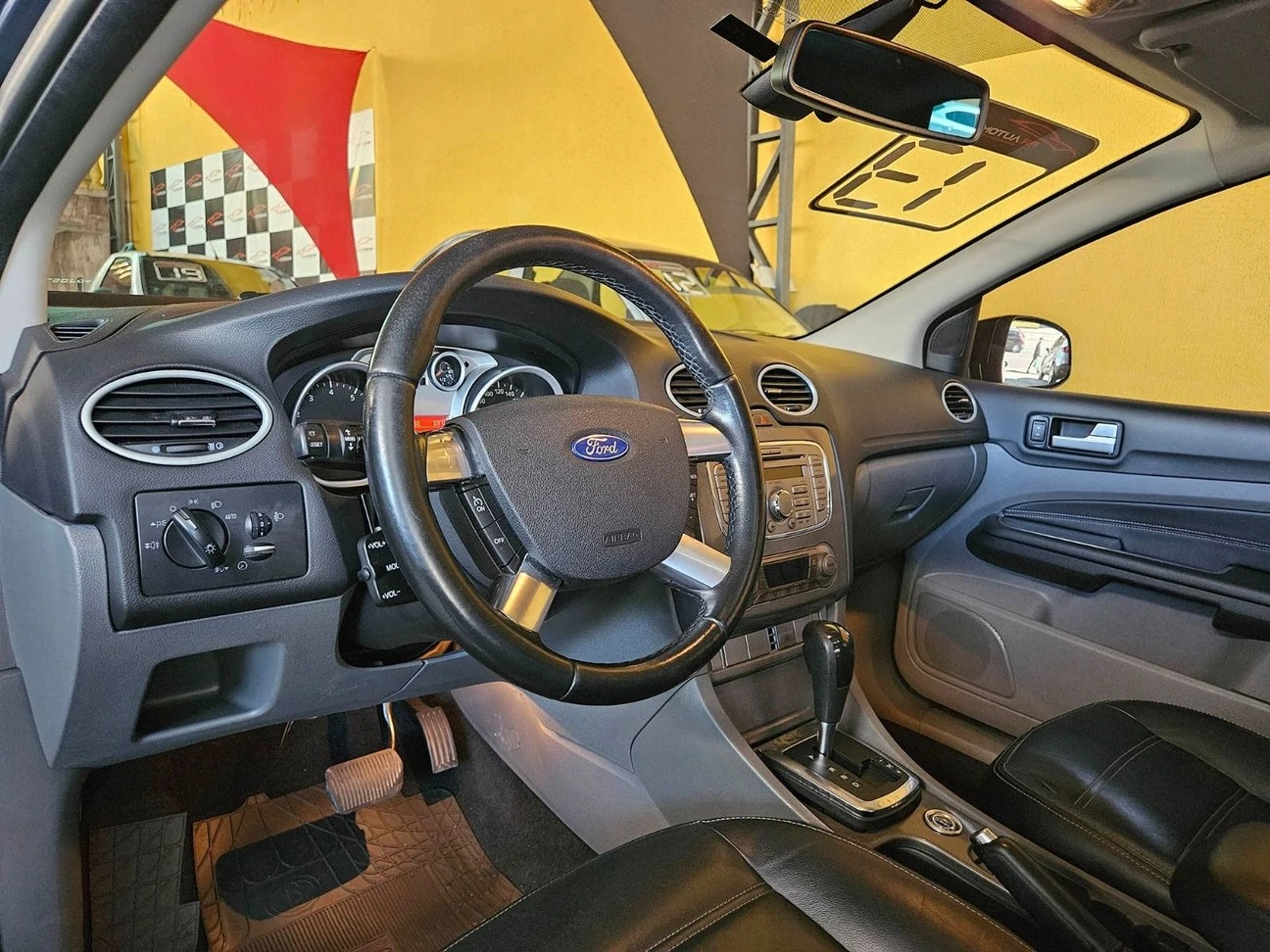 FORD FOCUS