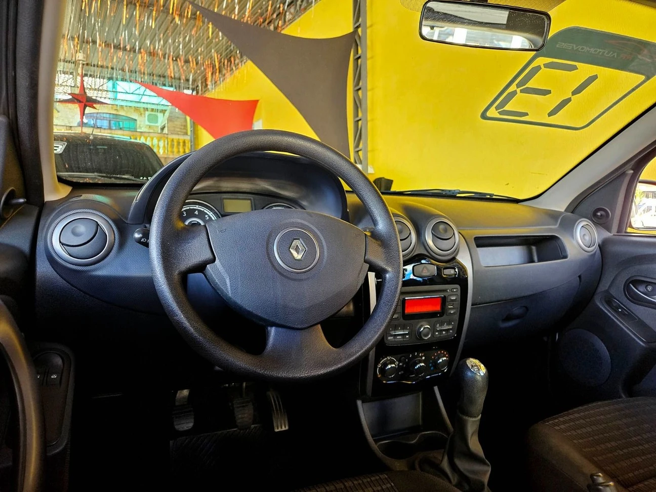 RENAULT SANDERO