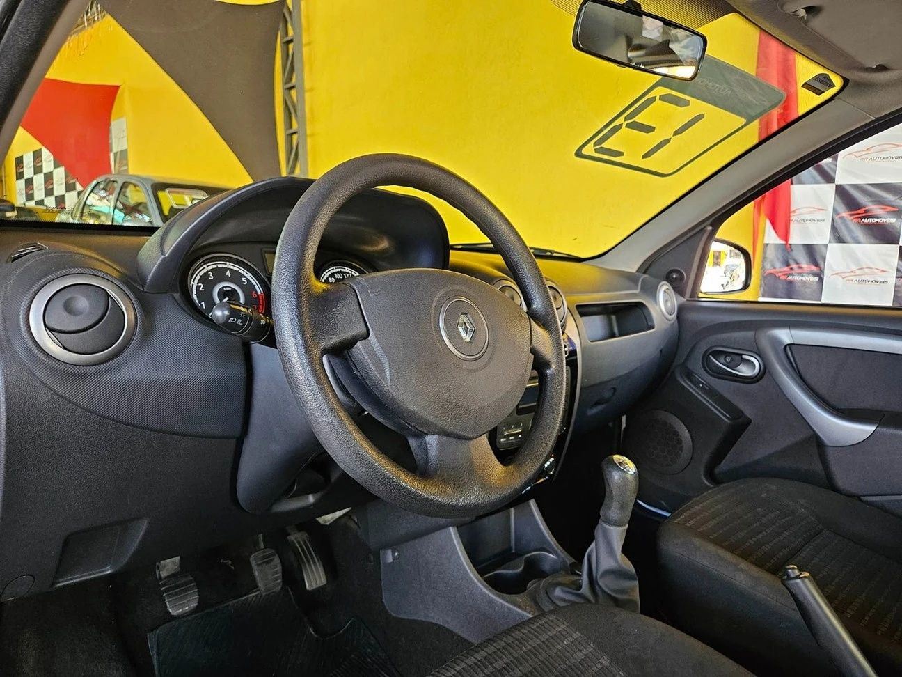 RENAULT SANDERO