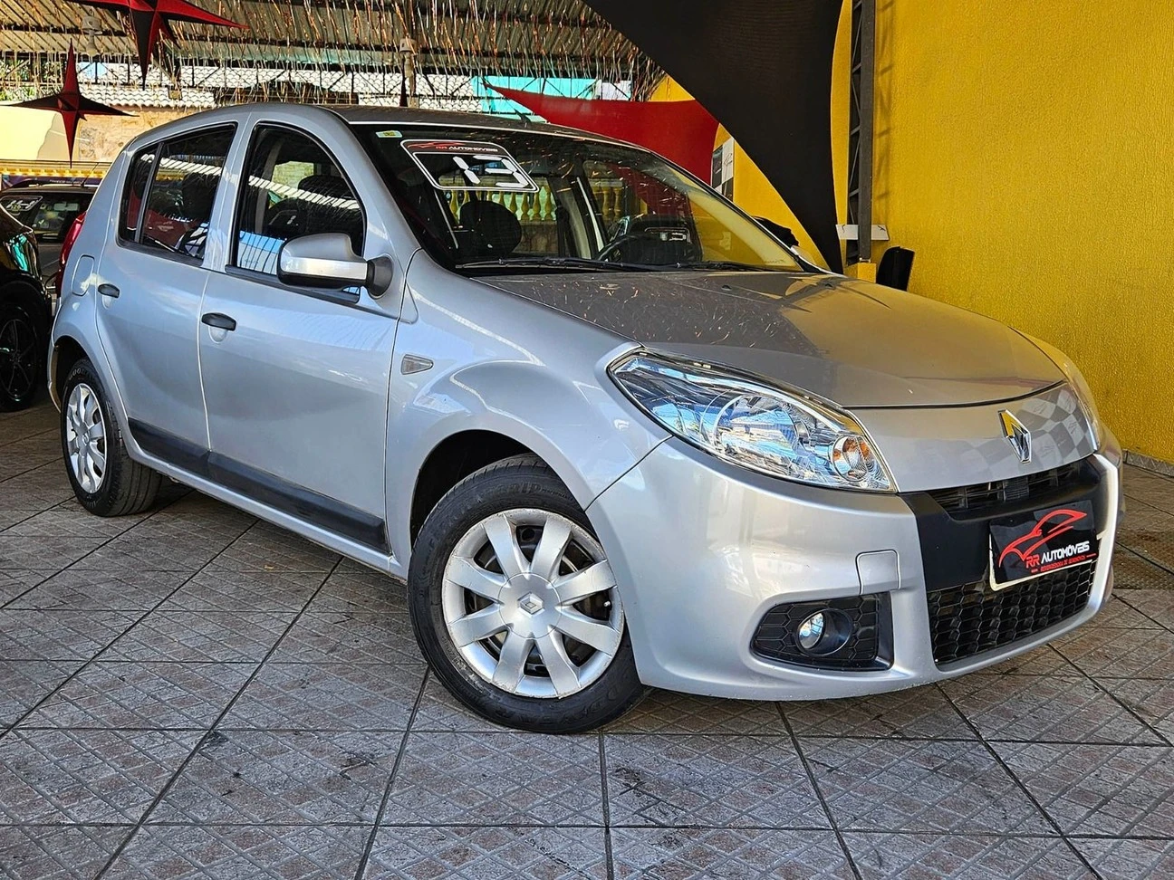 RENAULT SANDERO