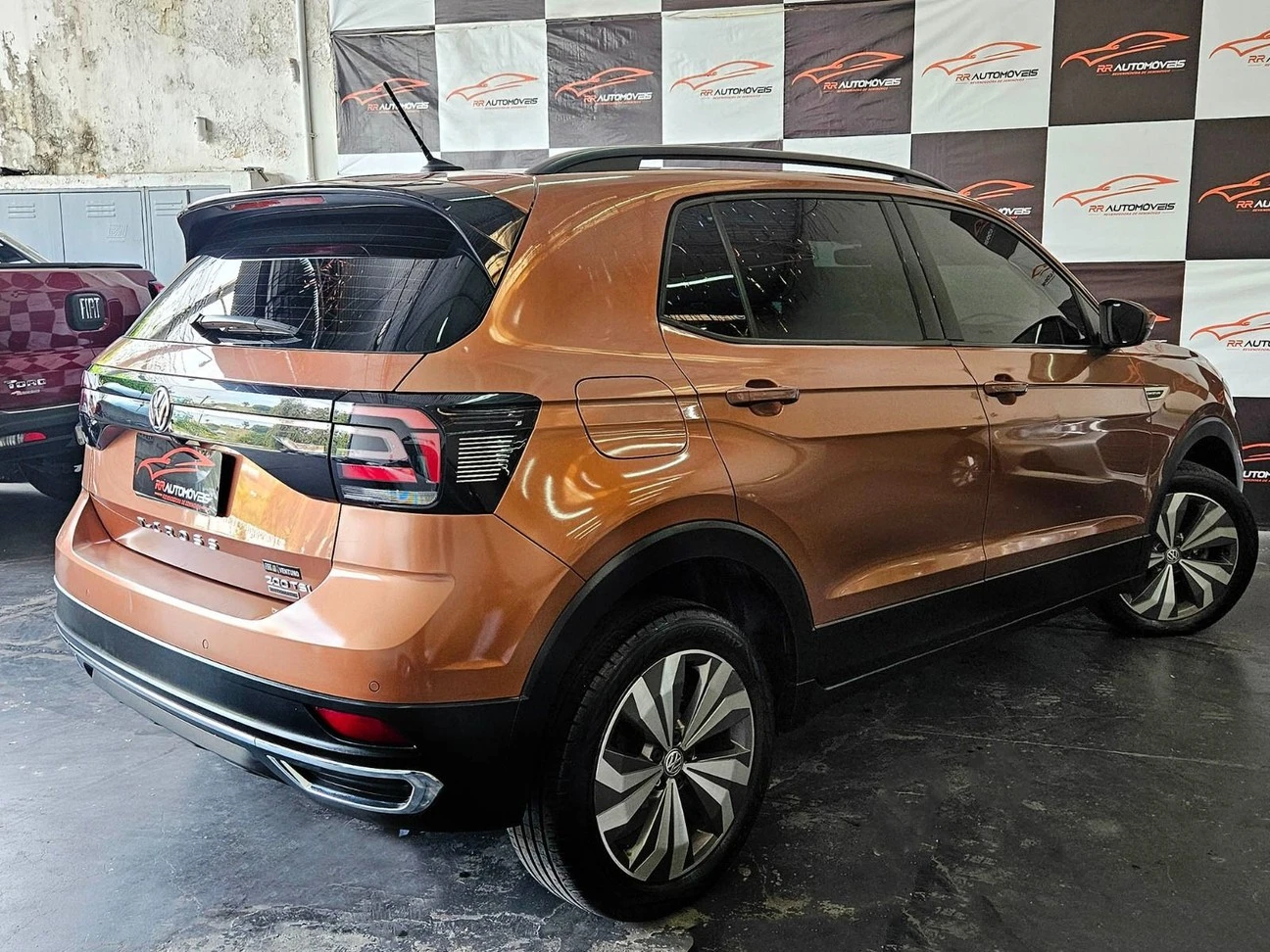 VOLKSWAGEN T-CROSS