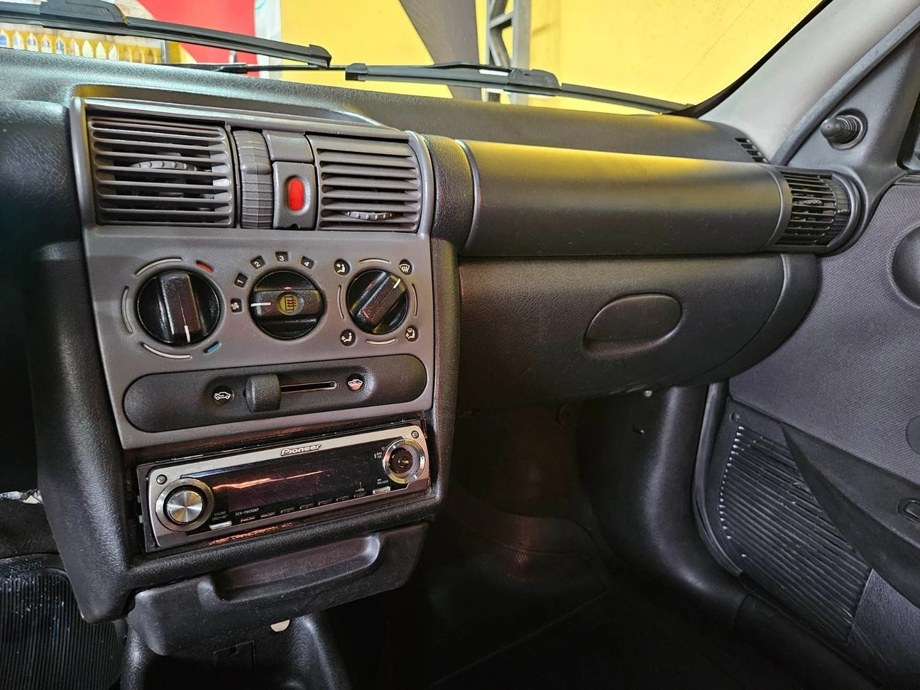 CHEVROLET CORSA
