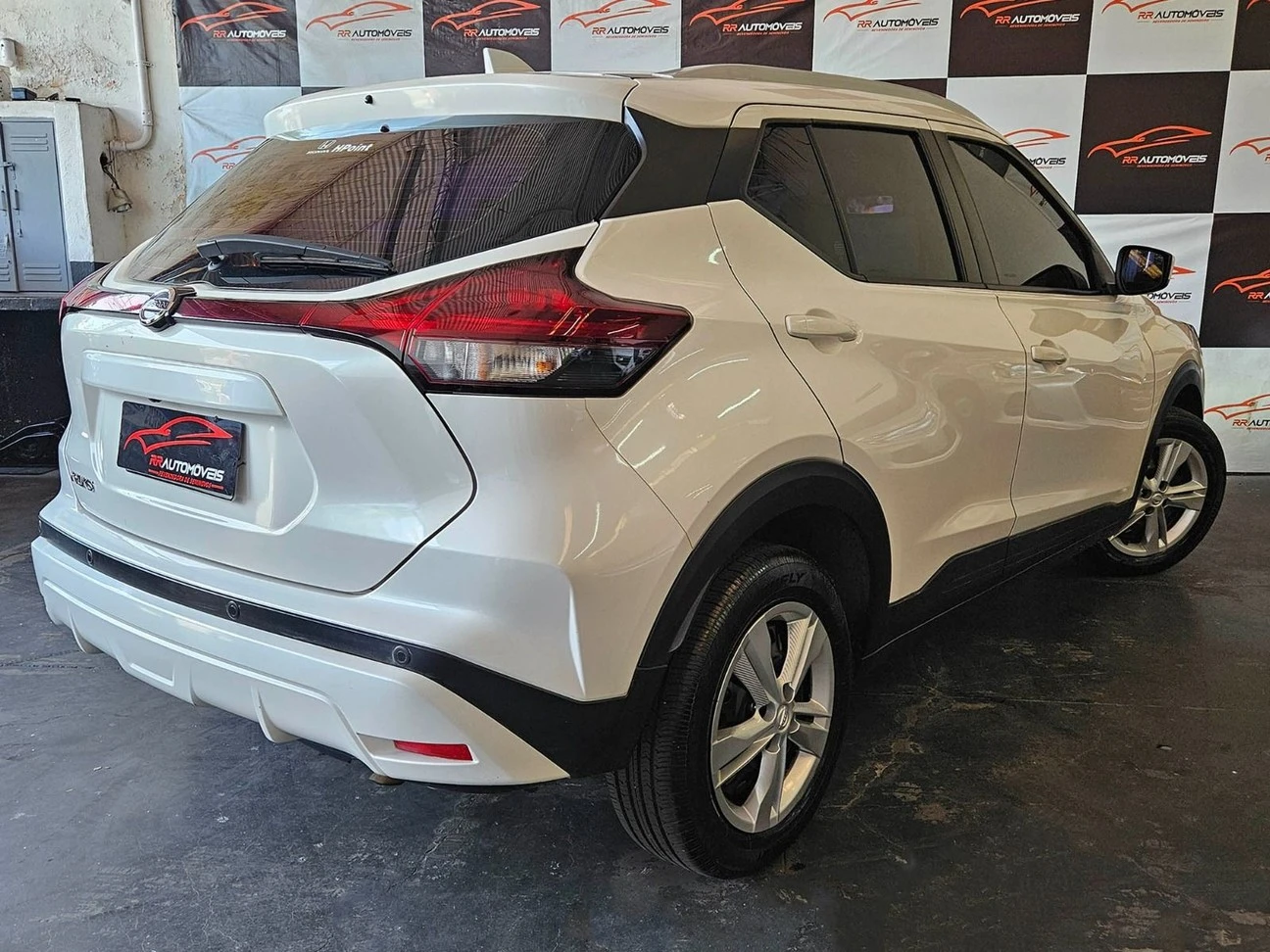 NISSAN KICKS