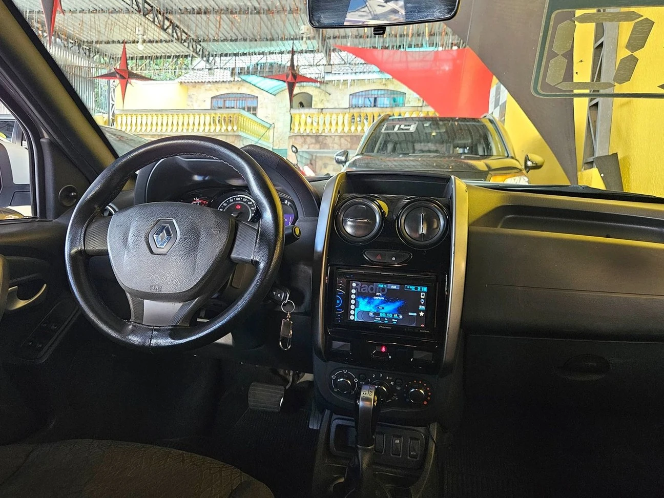 RENAULT DUSTER
