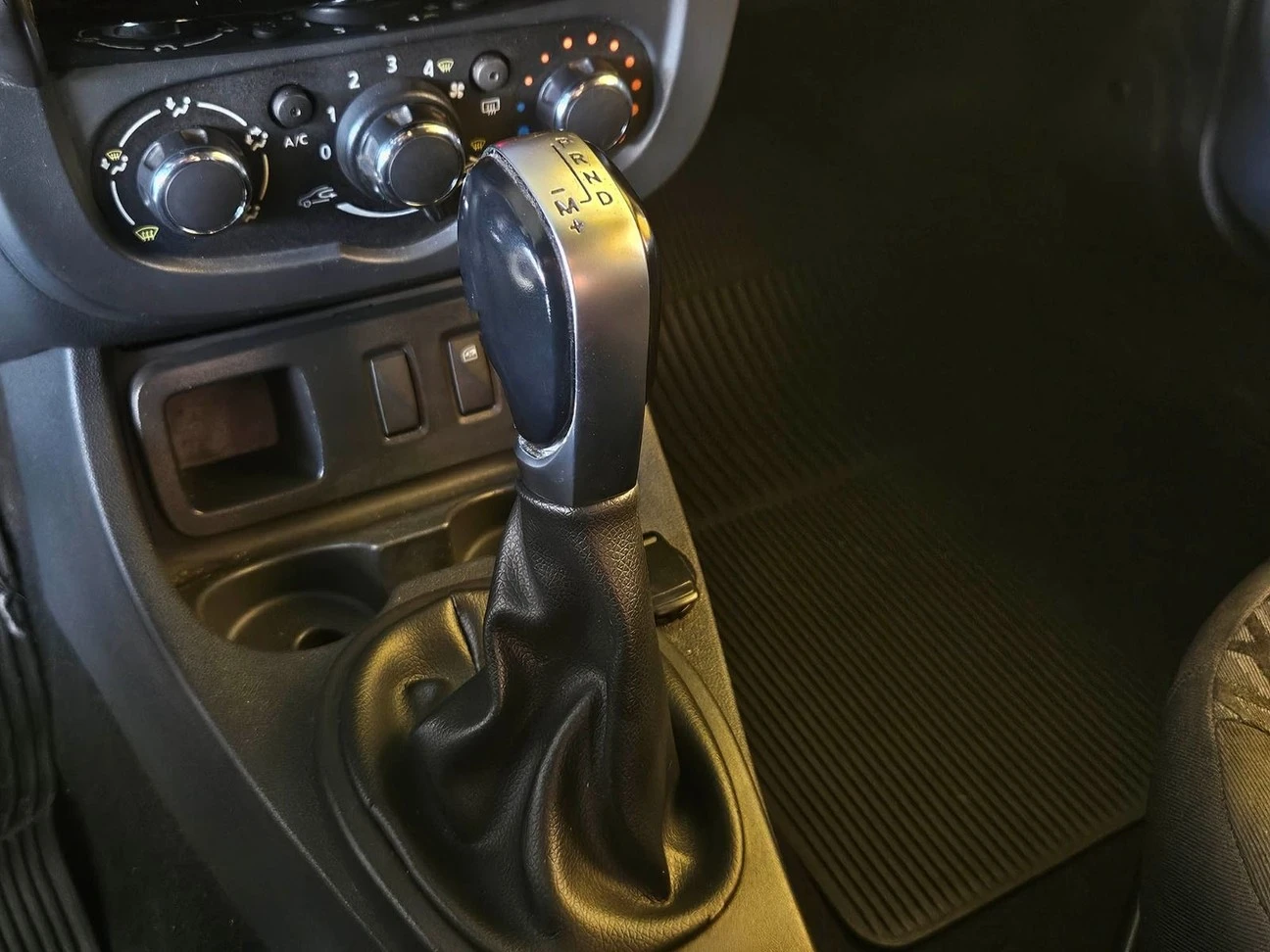 RENAULT DUSTER