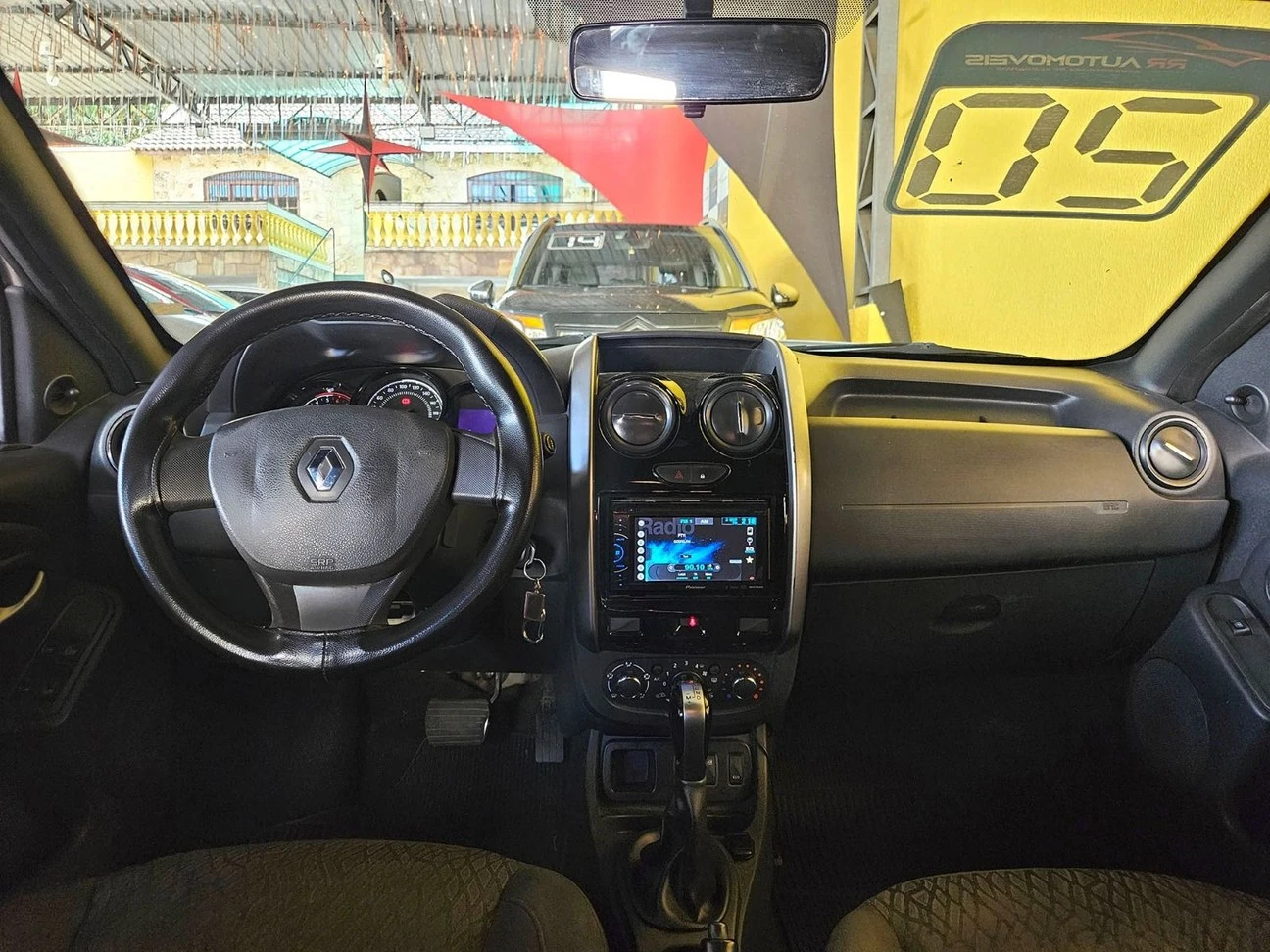 RENAULT DUSTER