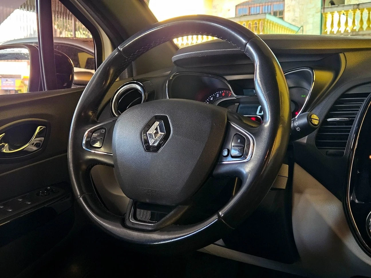 RENAULT CAPTUR