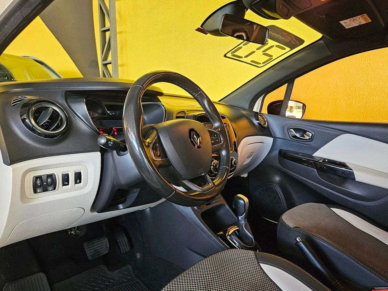RENAULT CAPTUR