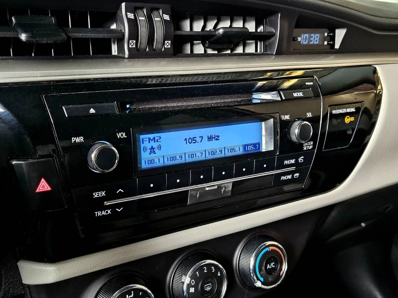 TOYOTA COROLLA