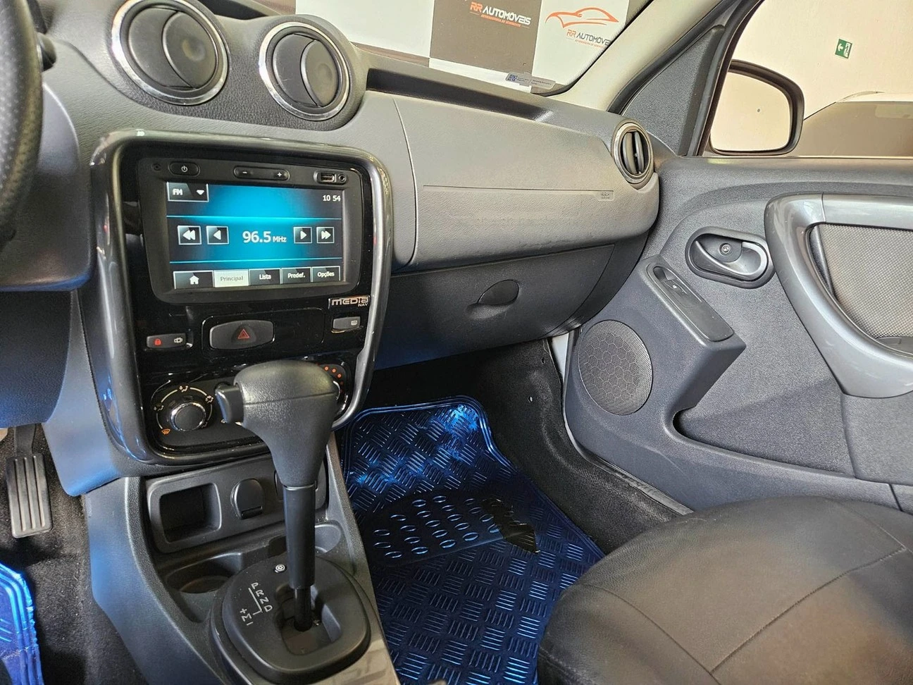RENAULT DUSTER