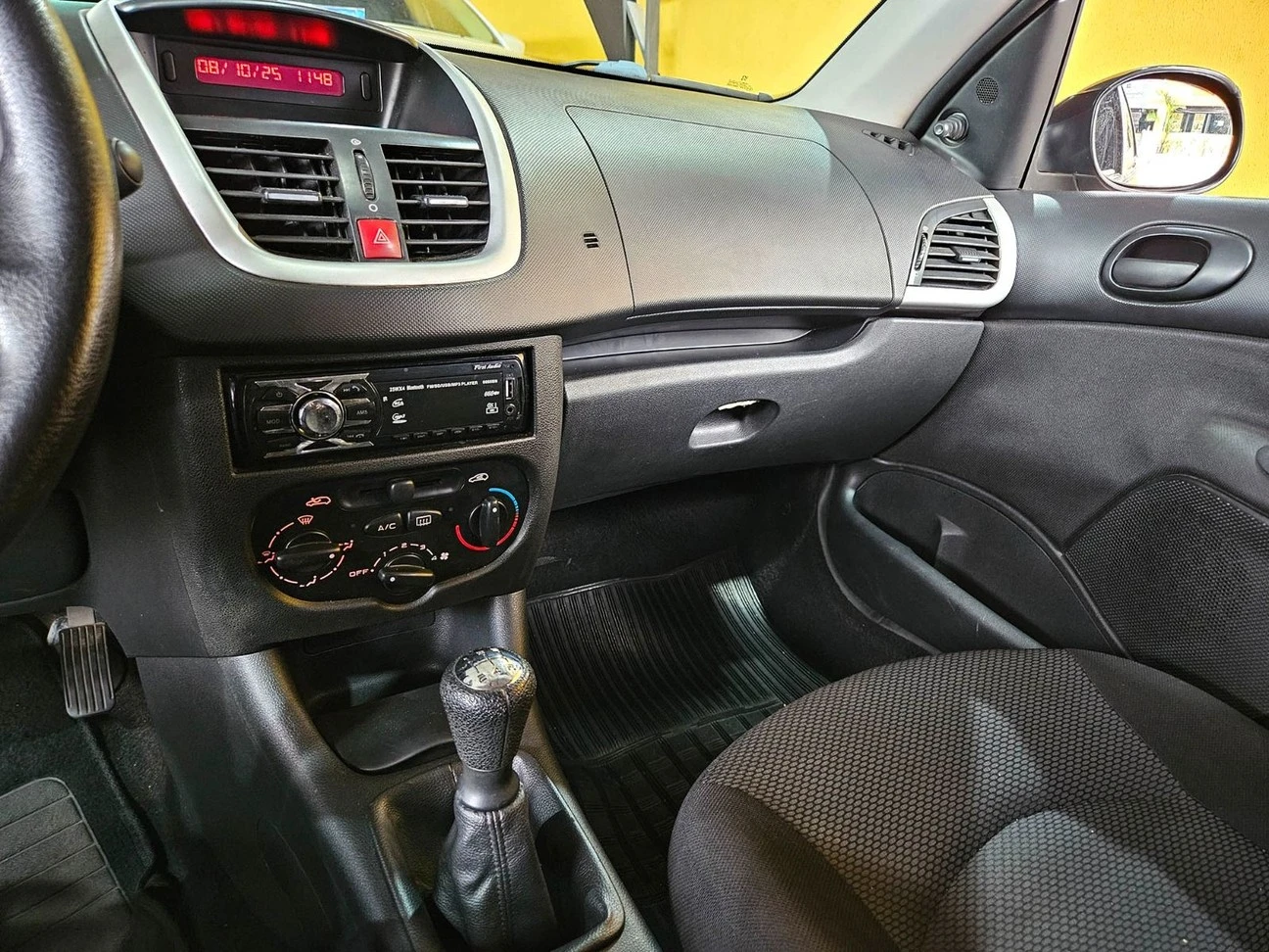 PEUGEOT 207