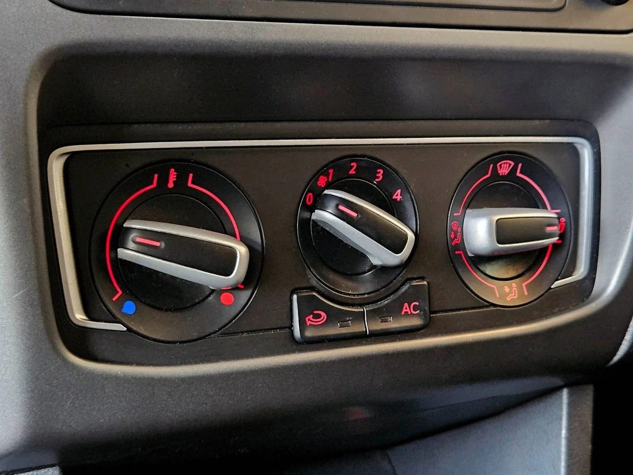 VOLKSWAGEN FOX