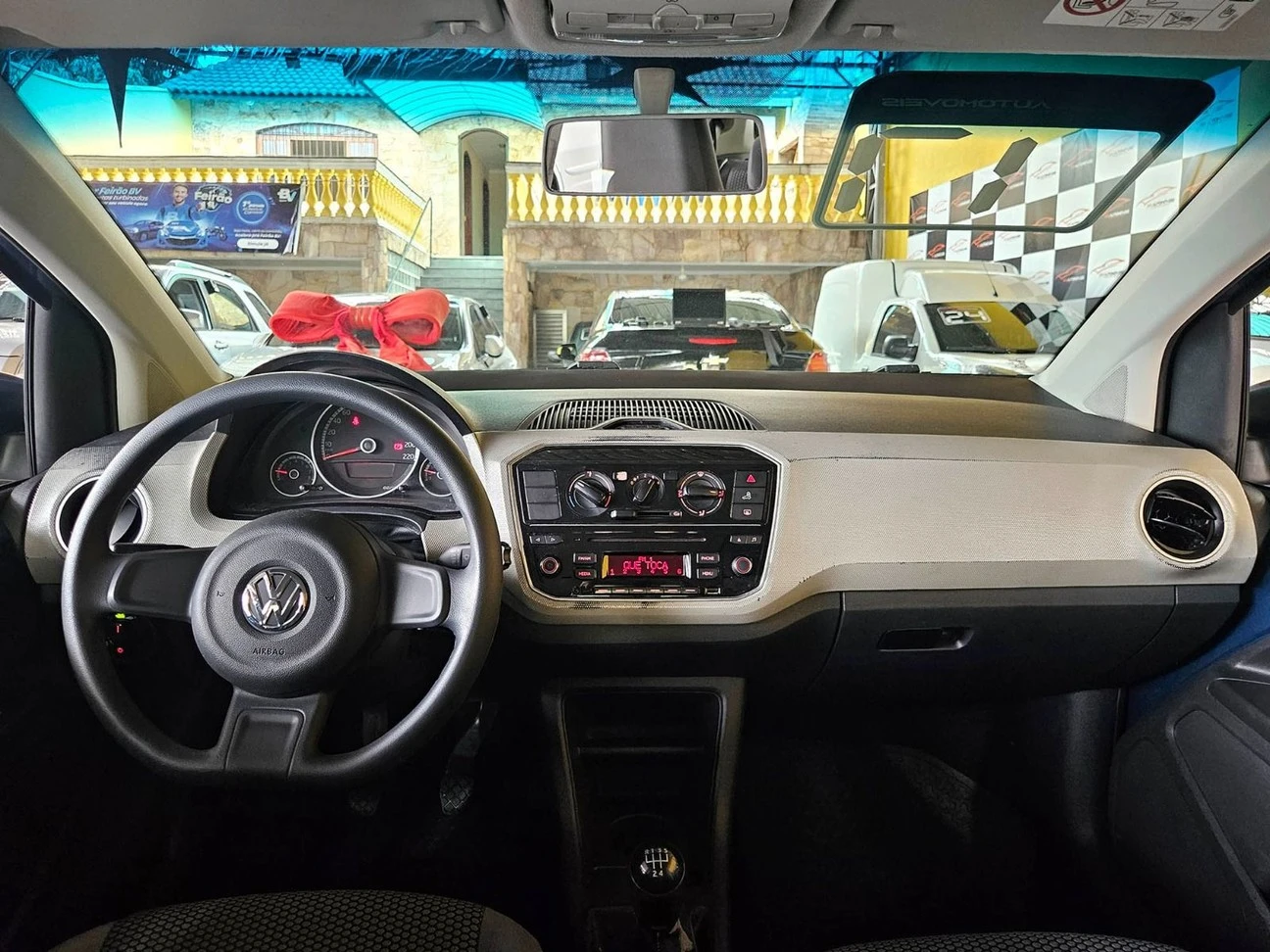 VOLKSWAGEN UP