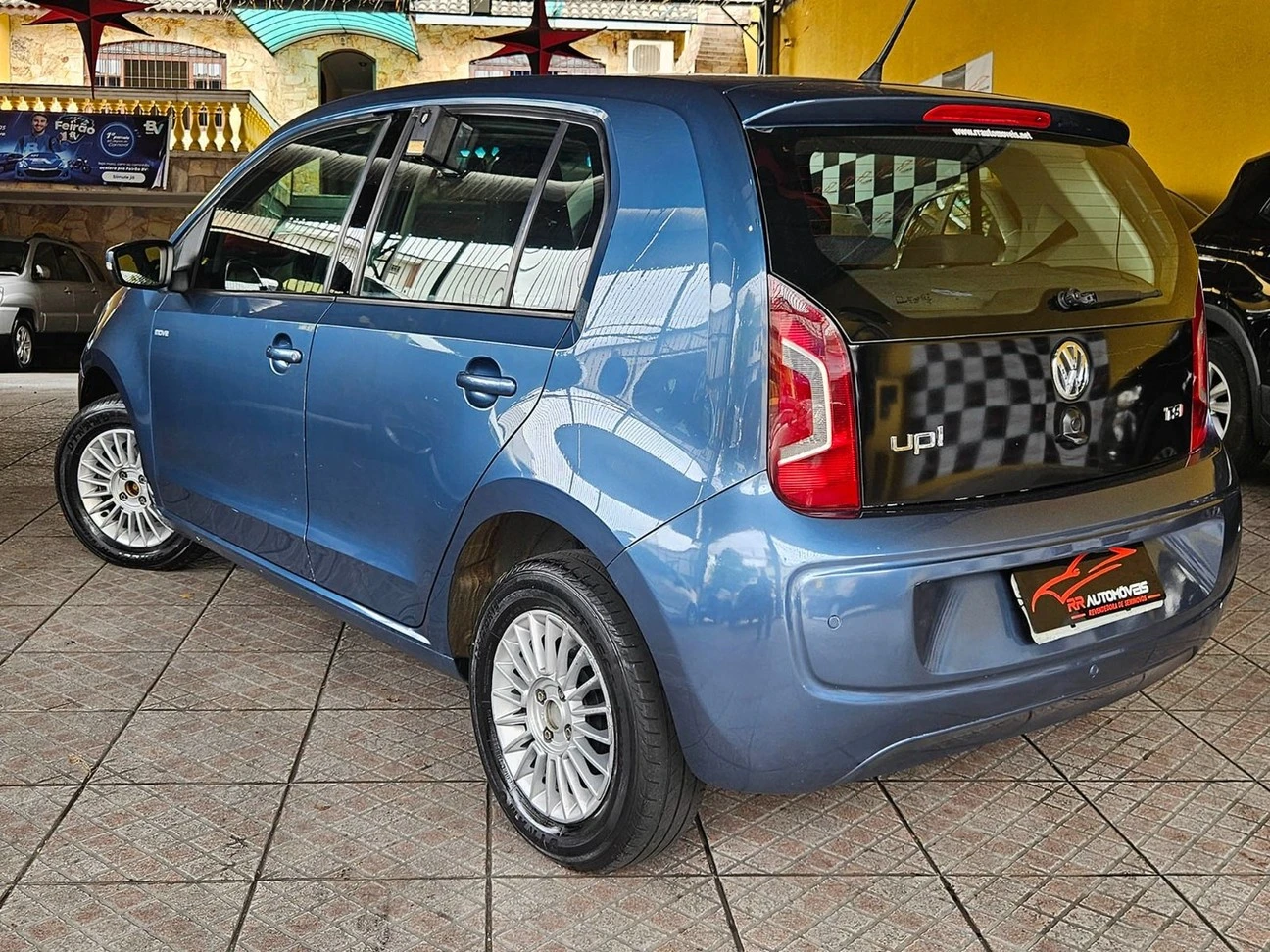 VOLKSWAGEN UP