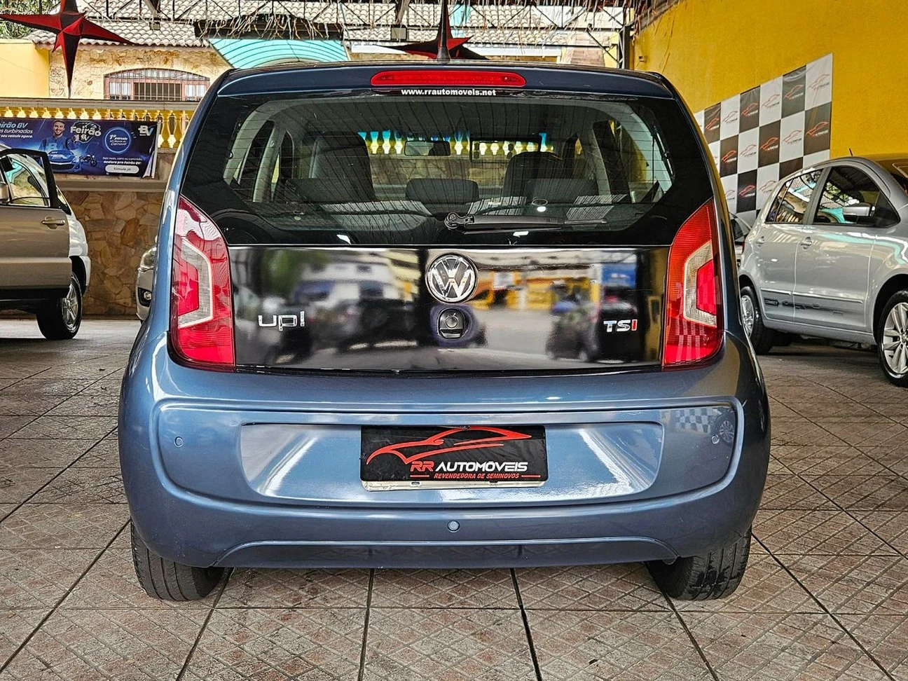 VOLKSWAGEN UP