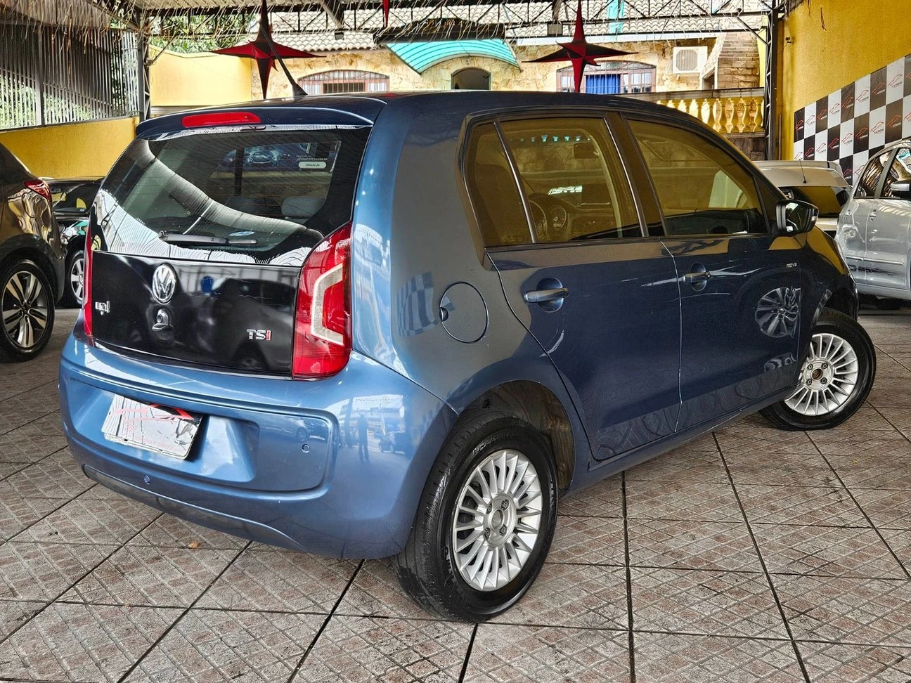 VOLKSWAGEN UP