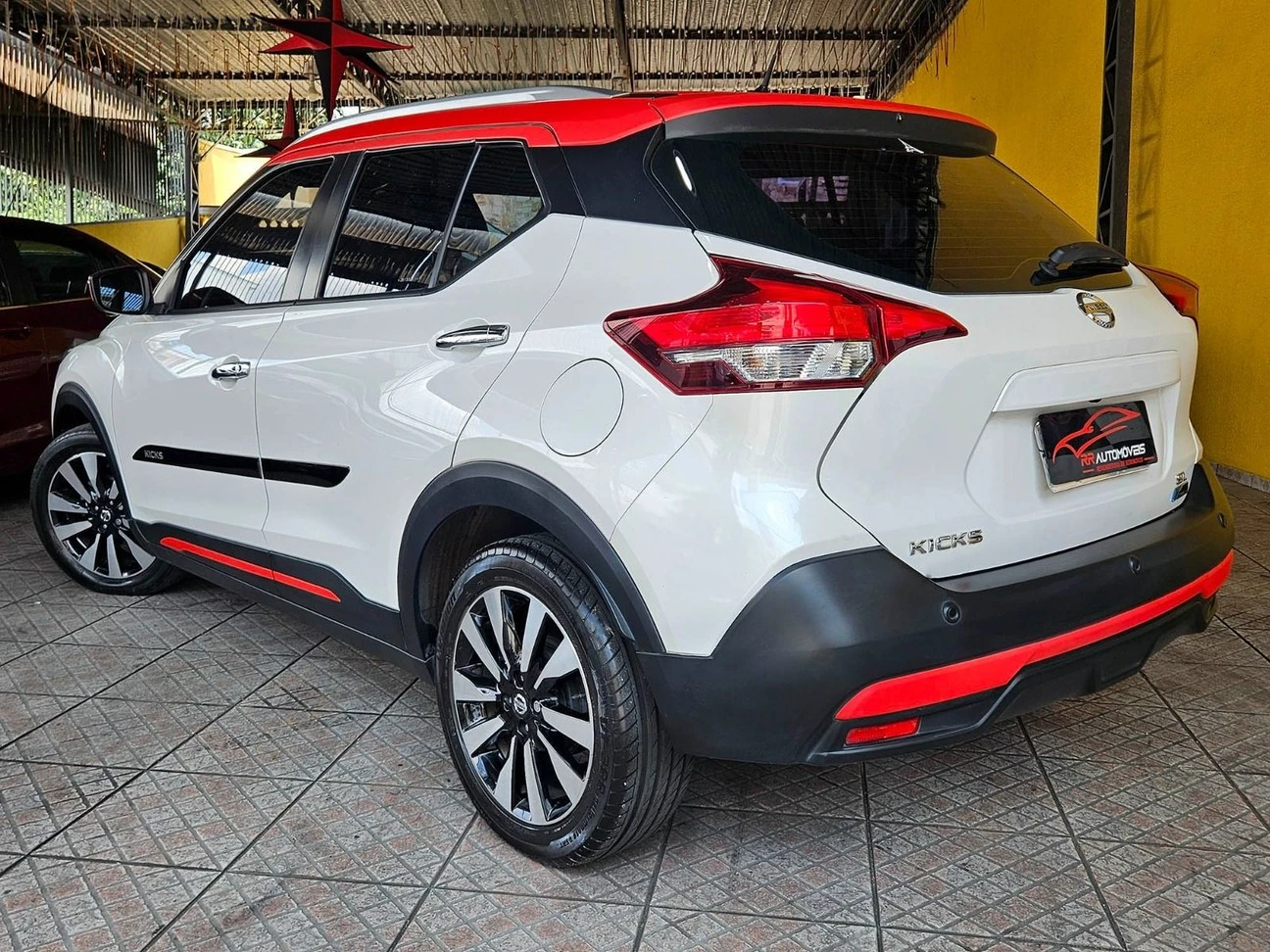 NISSAN KICKS