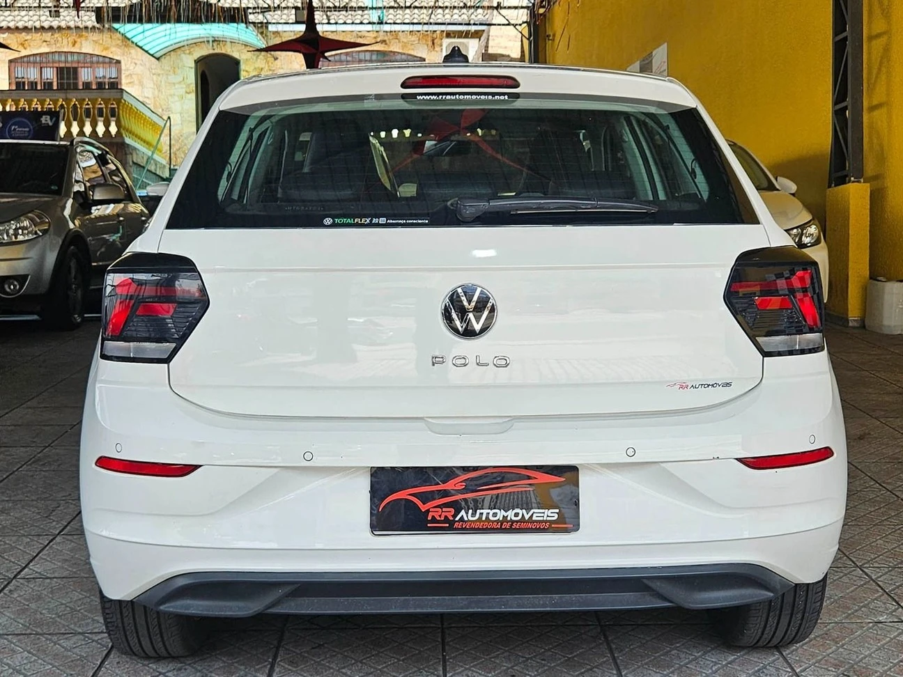 VOLKSWAGEN POLO