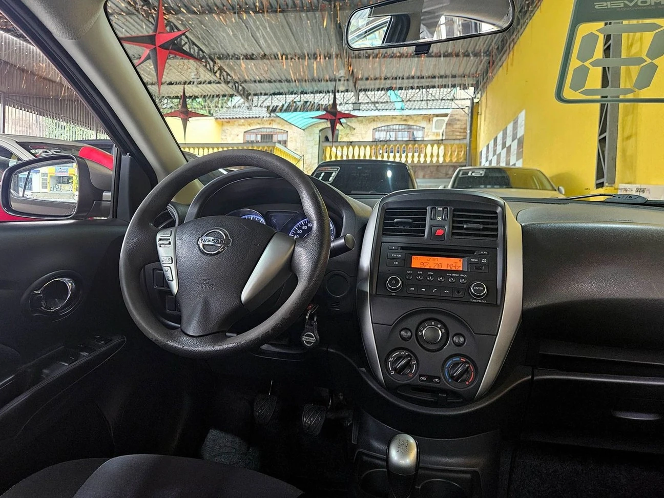NISSAN VERSA