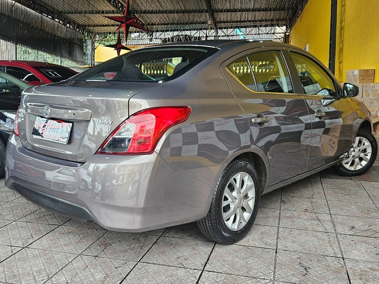NISSAN VERSA