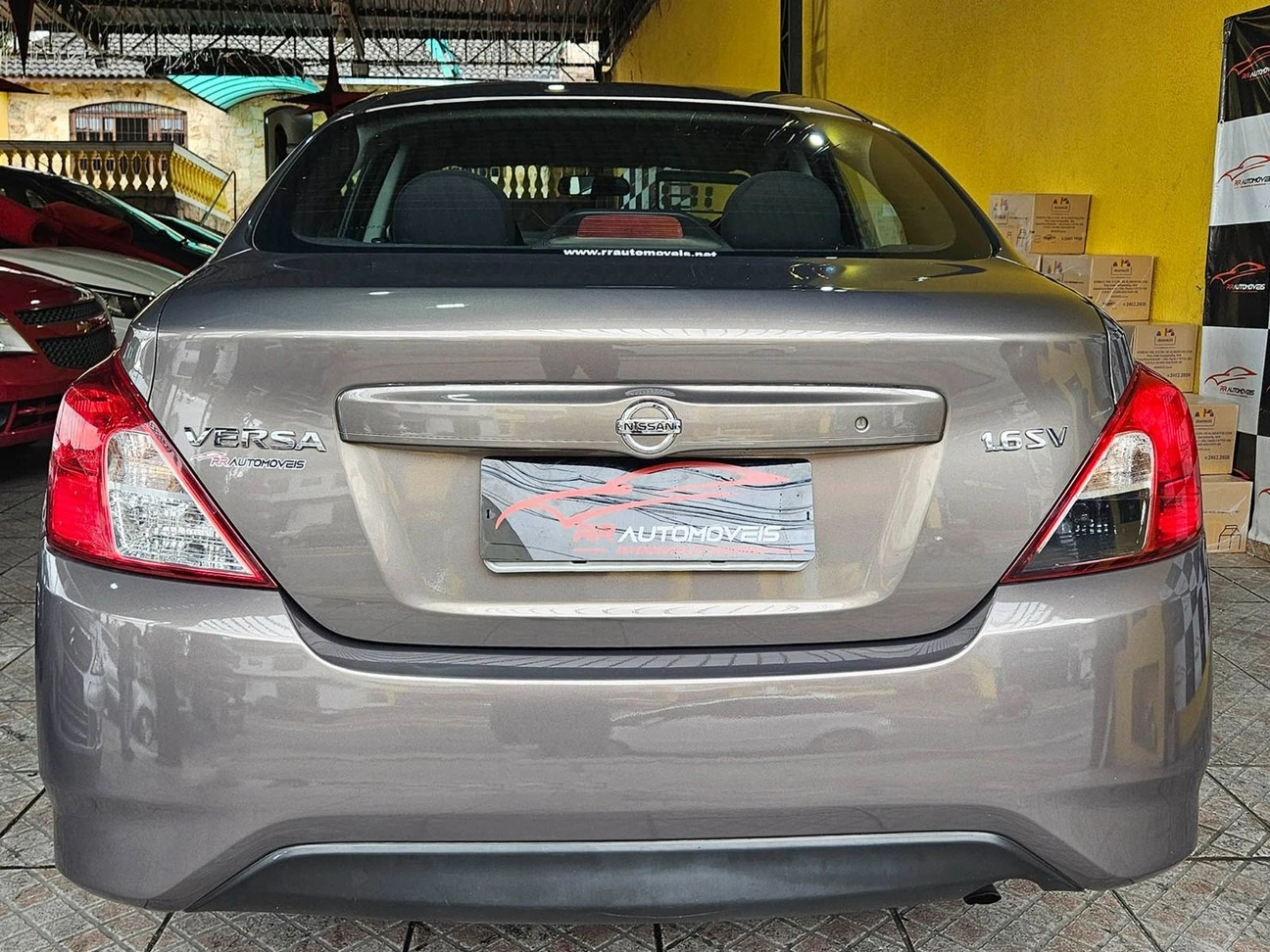 NISSAN VERSA