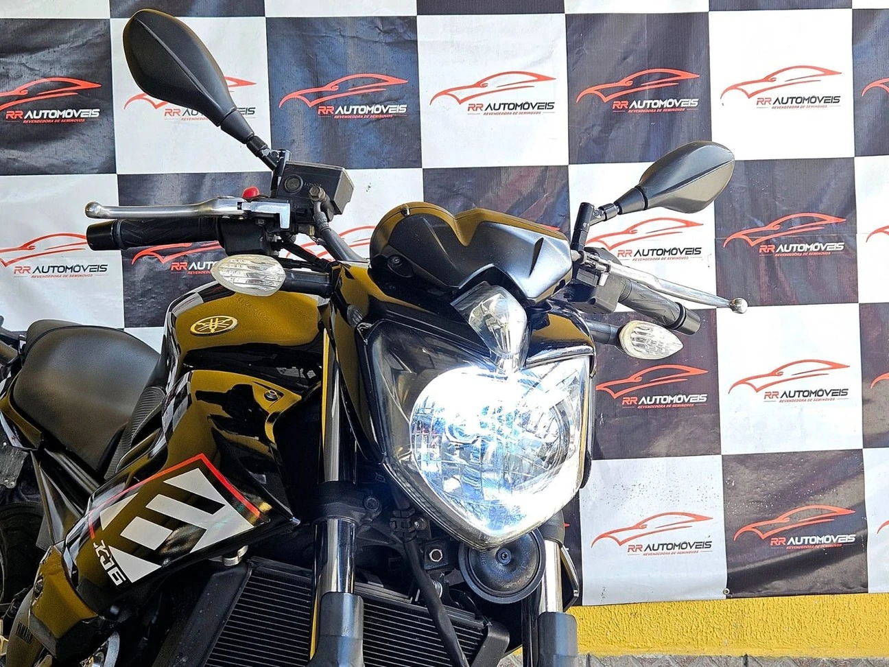 YAMAHA XJ6 N