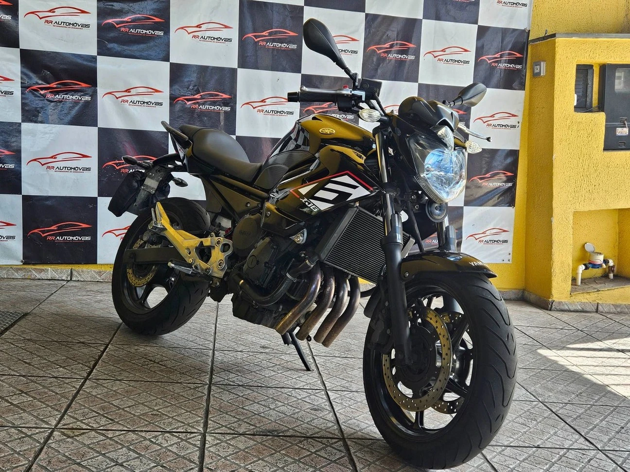 YAMAHA XJ6 N
