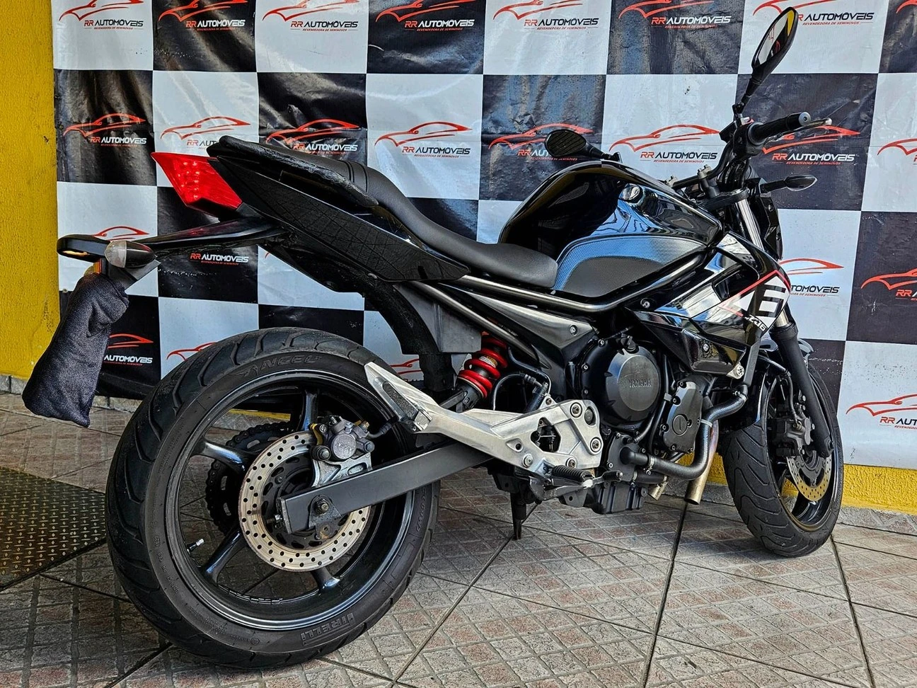 YAMAHA XJ6 N