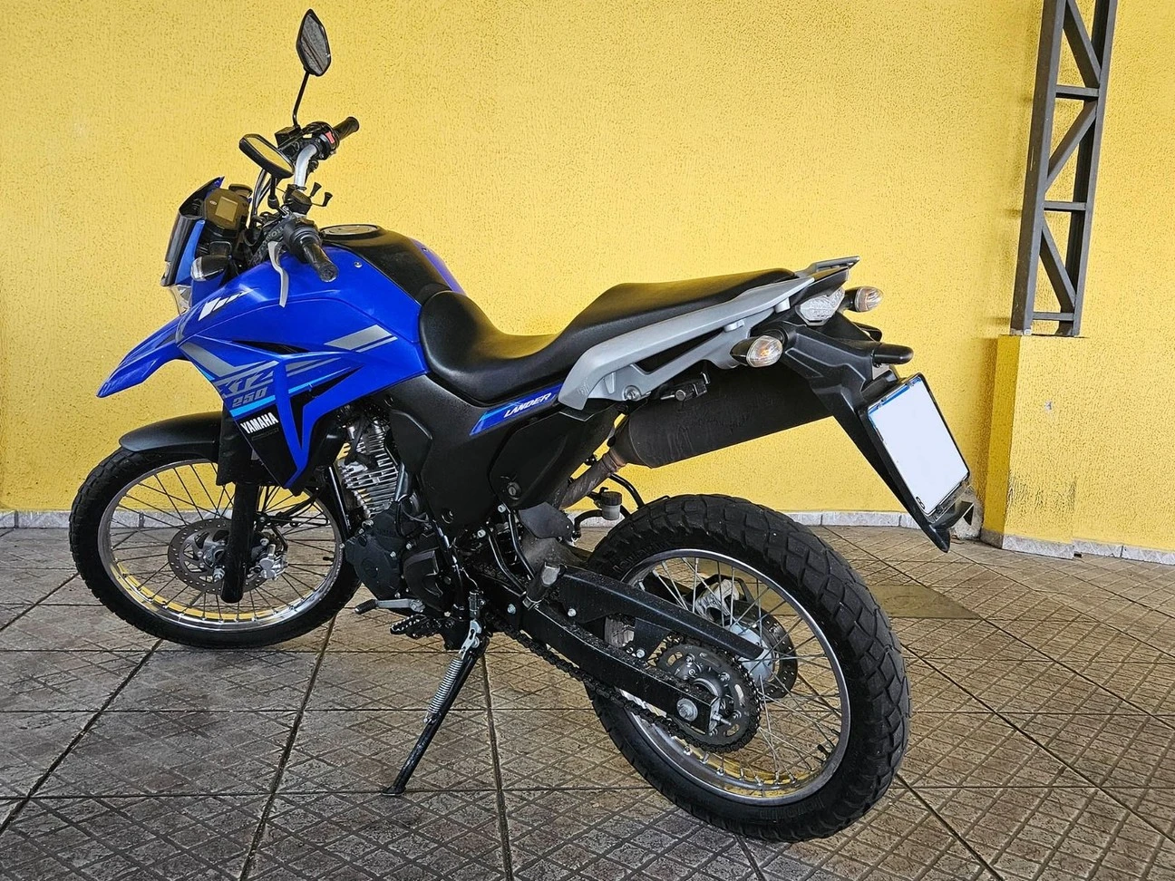 YAMAHA XTZ 250 LANDER