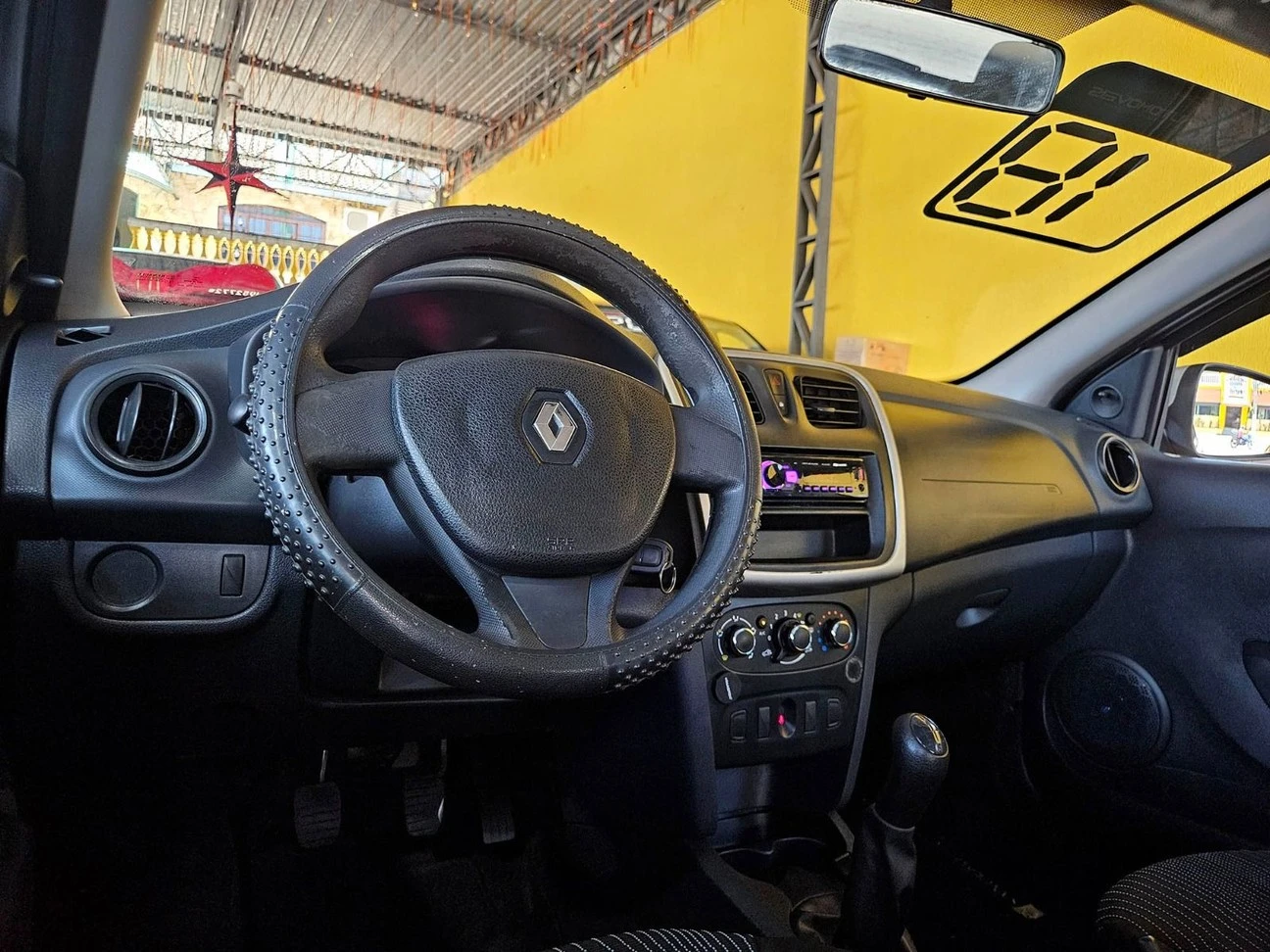 RENAULT SANDERO
