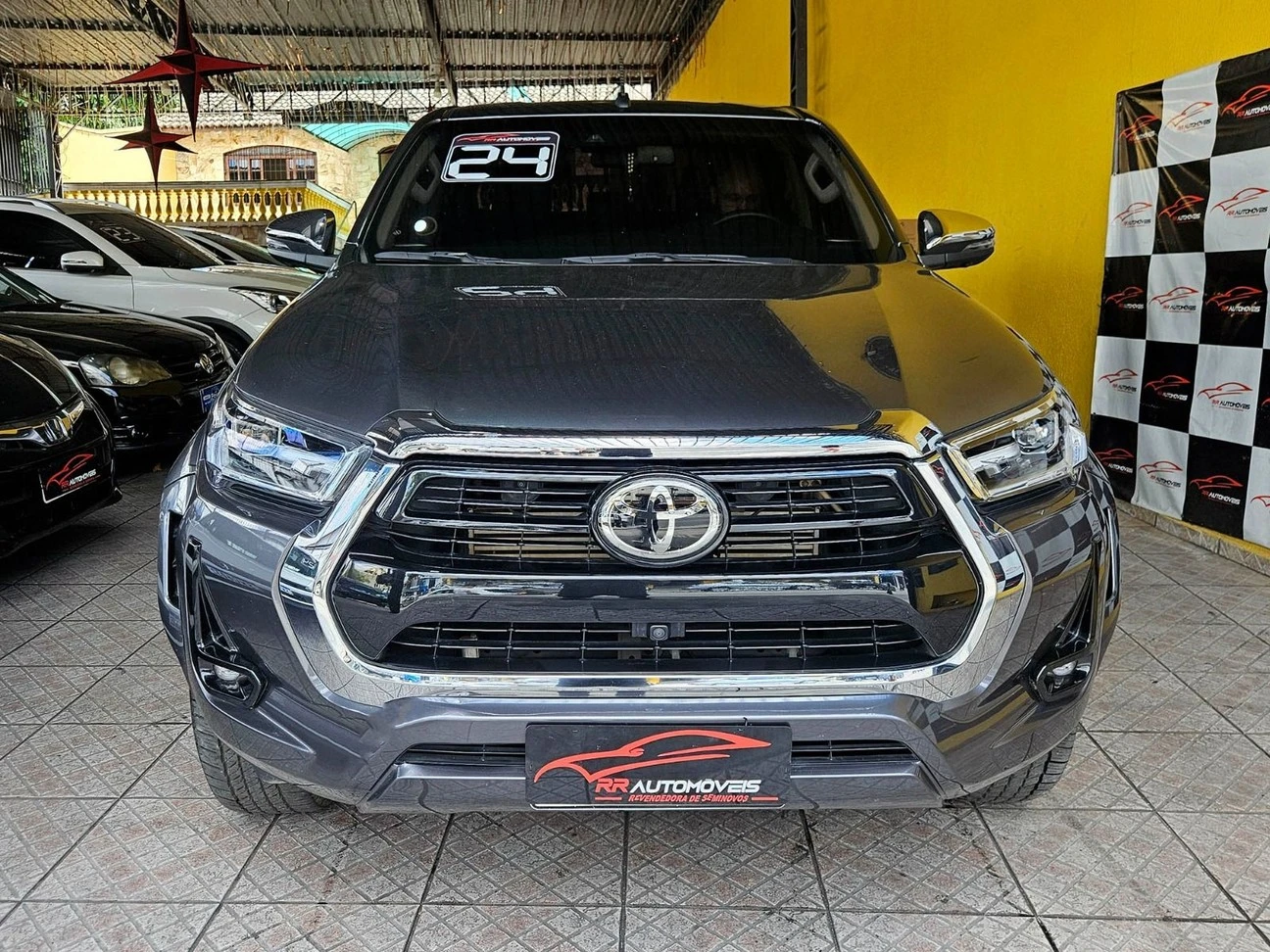 TOYOTA HILUX