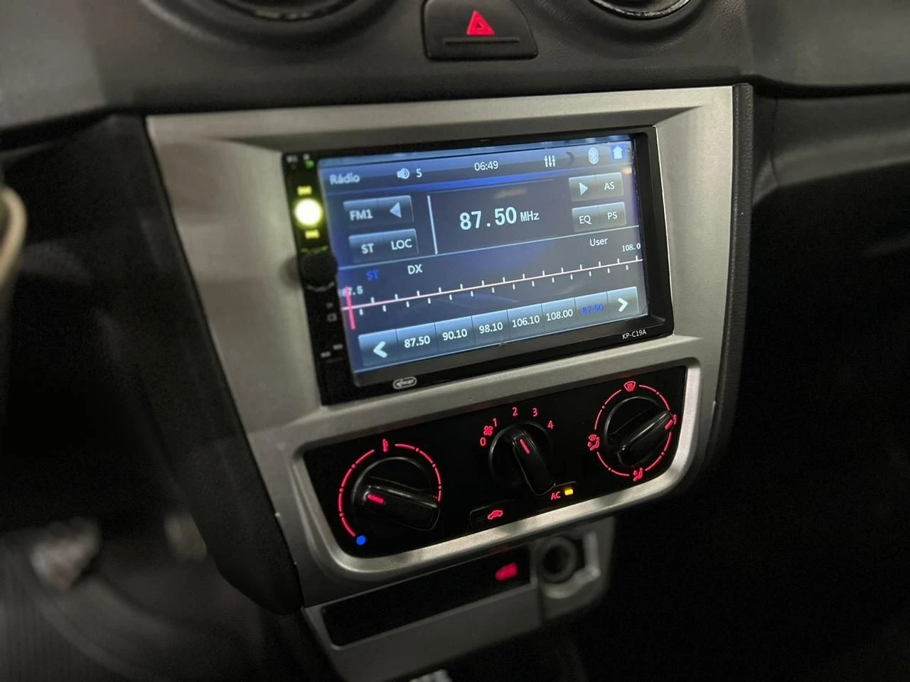 VOLKSWAGEN VOYAGE