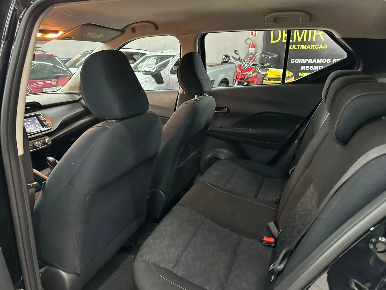 NISSAN KICKS