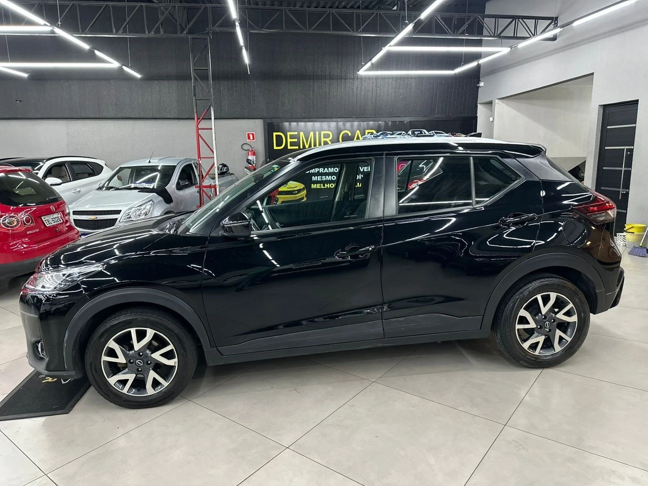 NISSAN KICKS