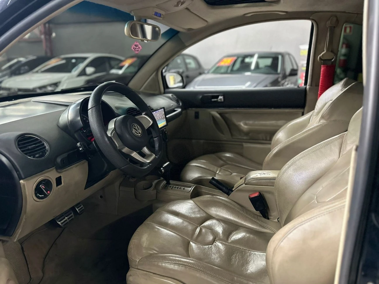 VOLKSWAGEN NEW BEETLE