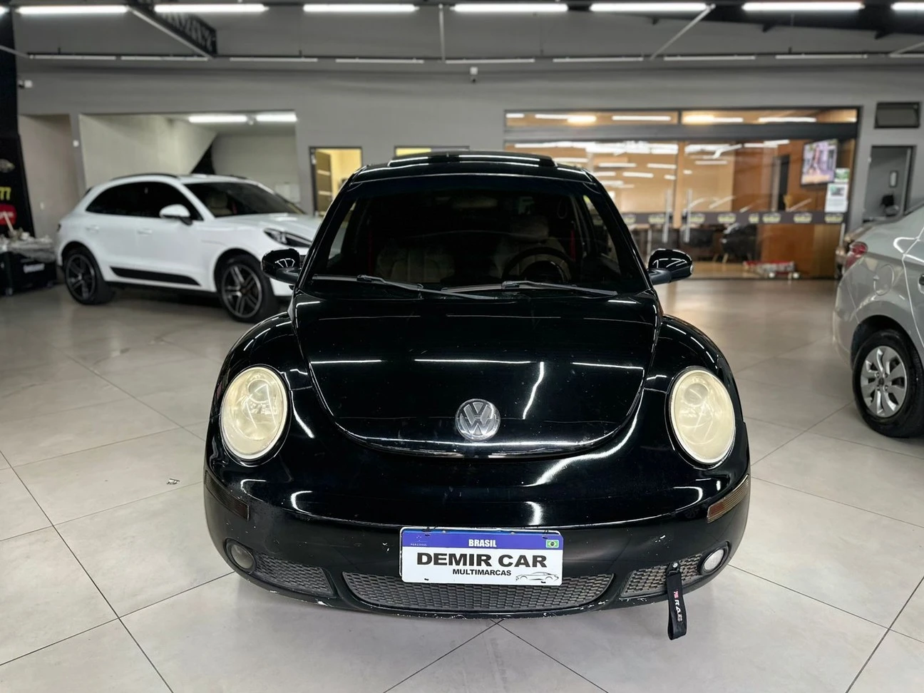 VOLKSWAGEN NEW BEETLE