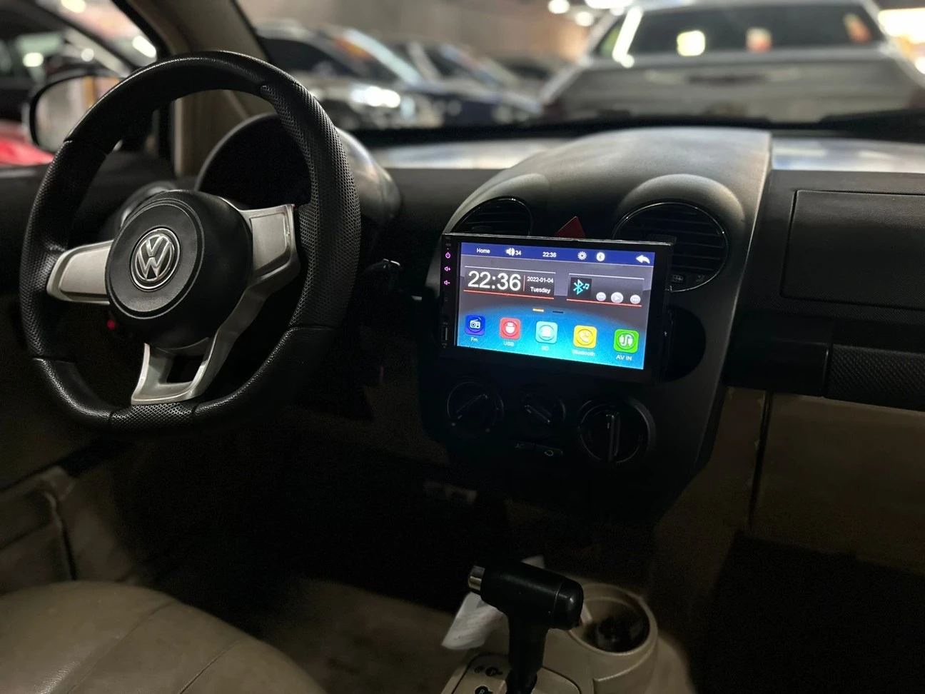 VOLKSWAGEN NEW BEETLE