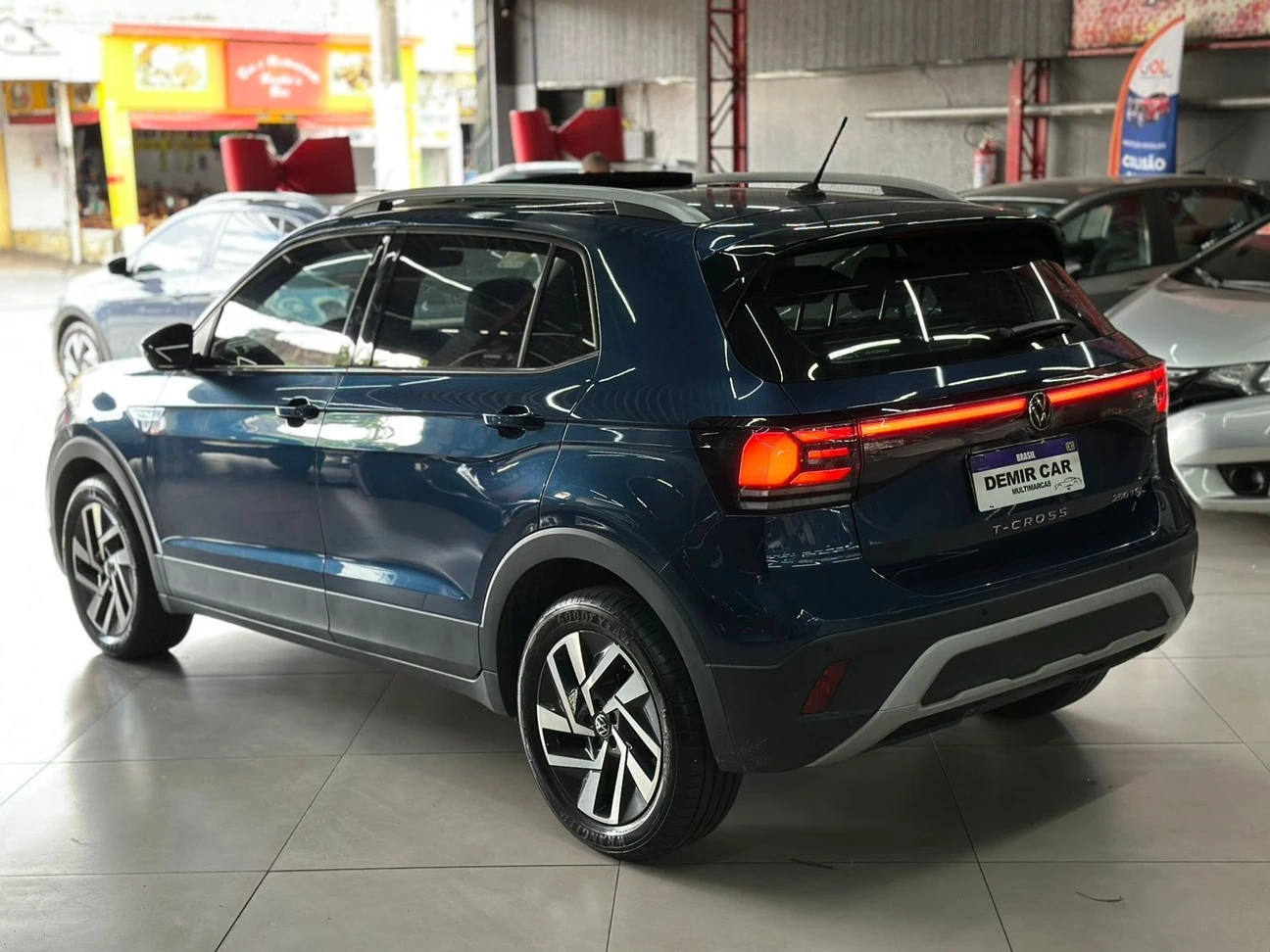 VOLKSWAGEN T-CROSS