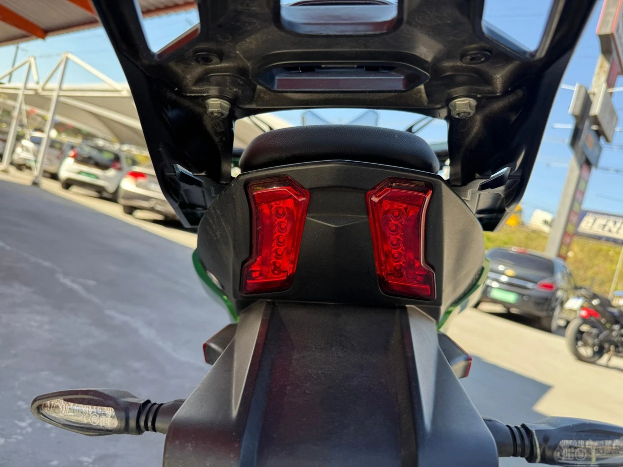 BAJAJ DOMINAR 400
