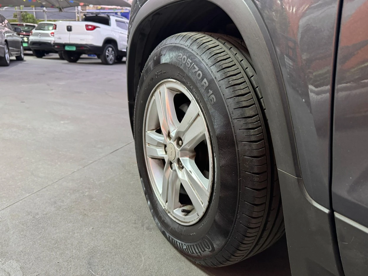 CHEVROLET TRACKER