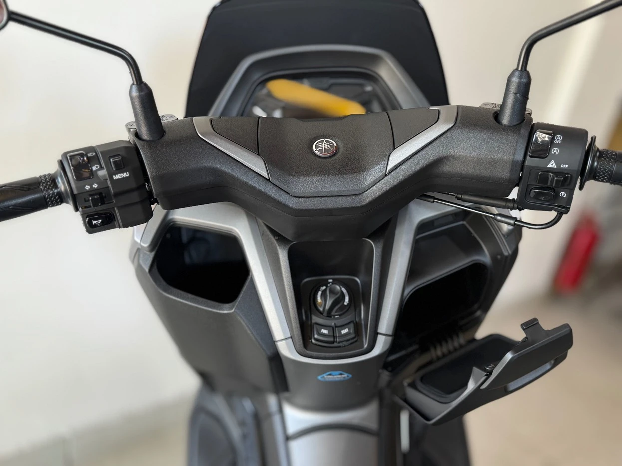 YAMAHA NMAX CONNECTED 160 ABS