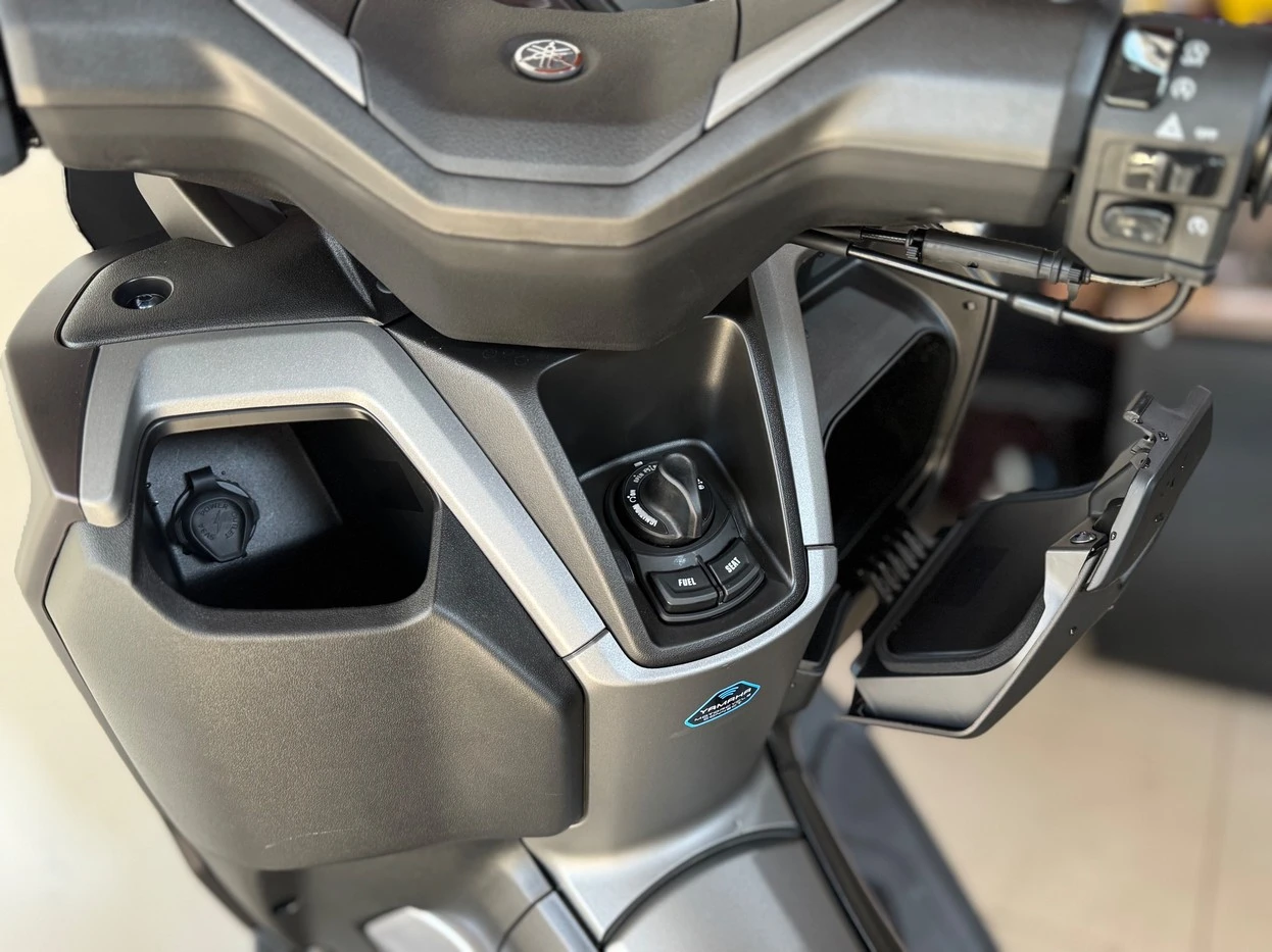 YAMAHA NMAX CONNECTED 160 ABS
