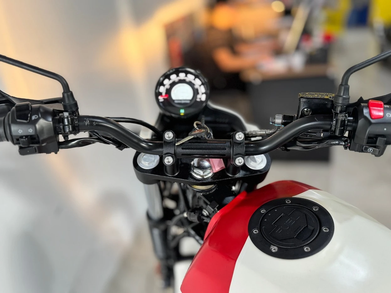 ROYAL ENFIELD SCRAM 411
