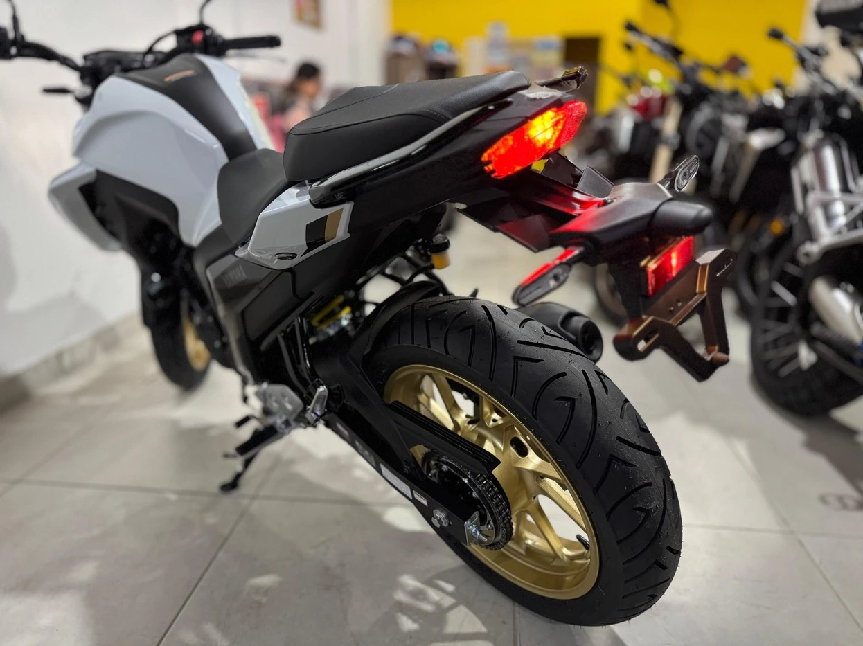 YAMAHA FZ25 FAZER ABS