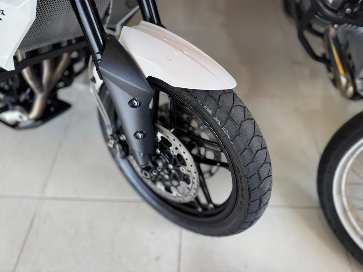 TRIUMPH TIGER 800 XRX