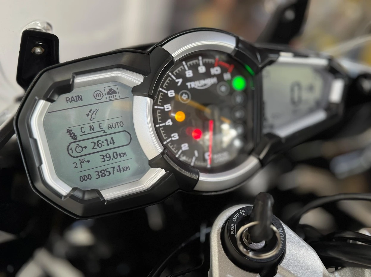 TRIUMPH TIGER EXPLORER XCX