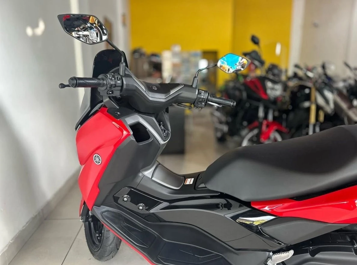 YAMAHA NMAX CONNECTED 160 ABS