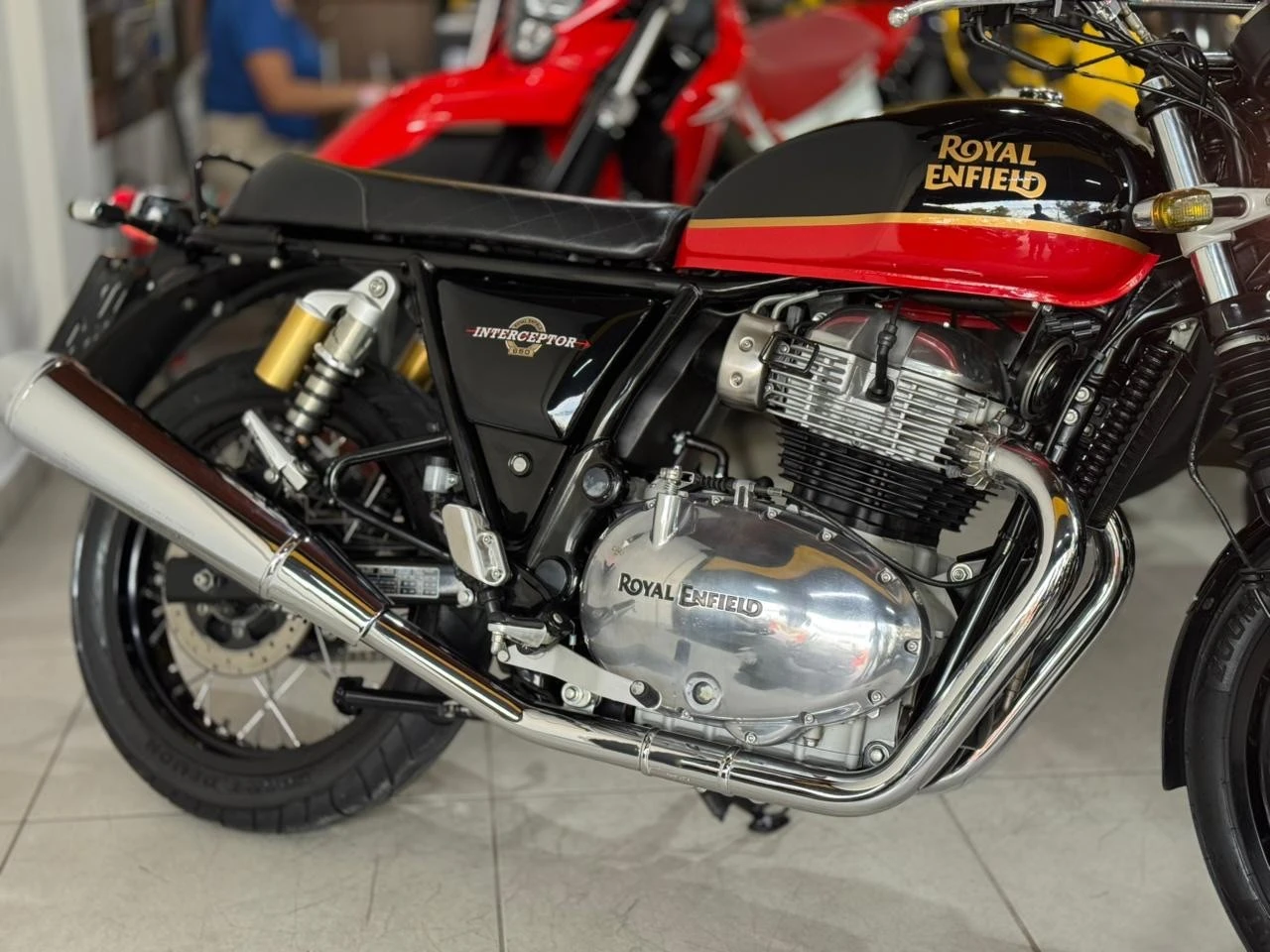 ROYAL ENFIELD INTERCEPTOR 
