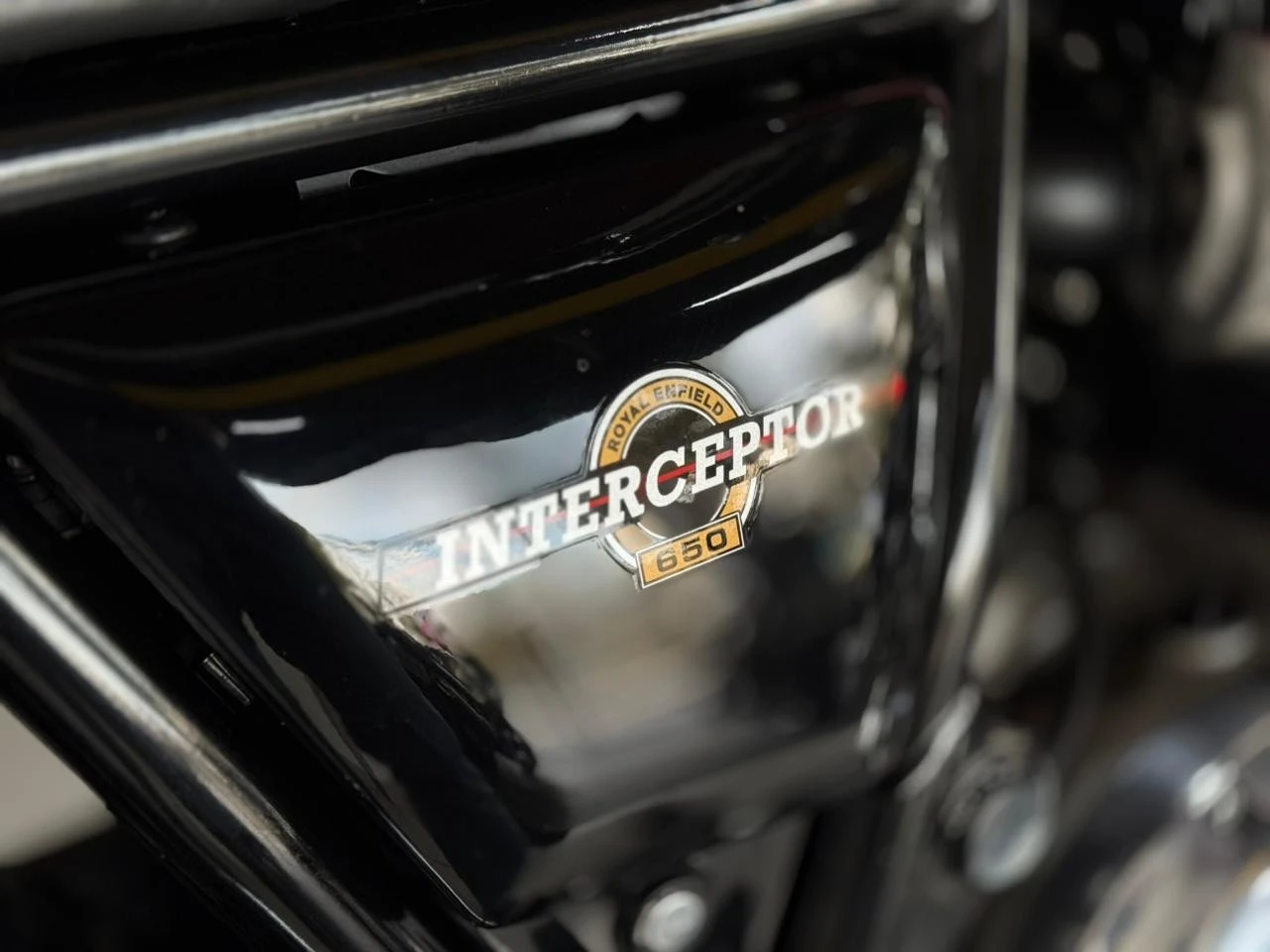 ROYAL ENFIELD INTERCEPTOR 